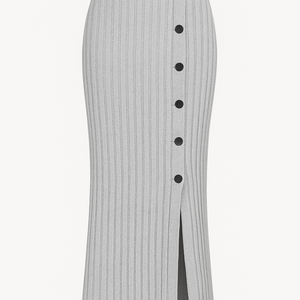 ChicCurve Button-Slit Skirt – Elegant, Flattering & Trendy