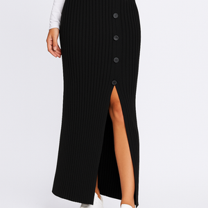 ChicCurve Button-Slit Skirt – Elegant, Flattering & Trendy