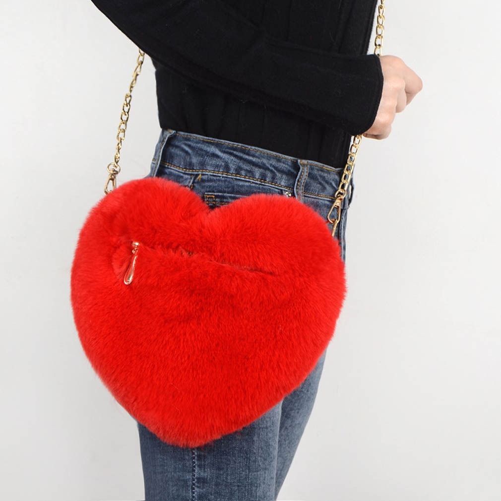 Love Chain Shoulder Bags